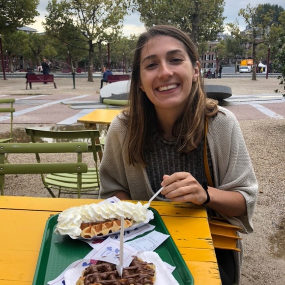 Meet your Posher, Alex - Picture 2 of 2